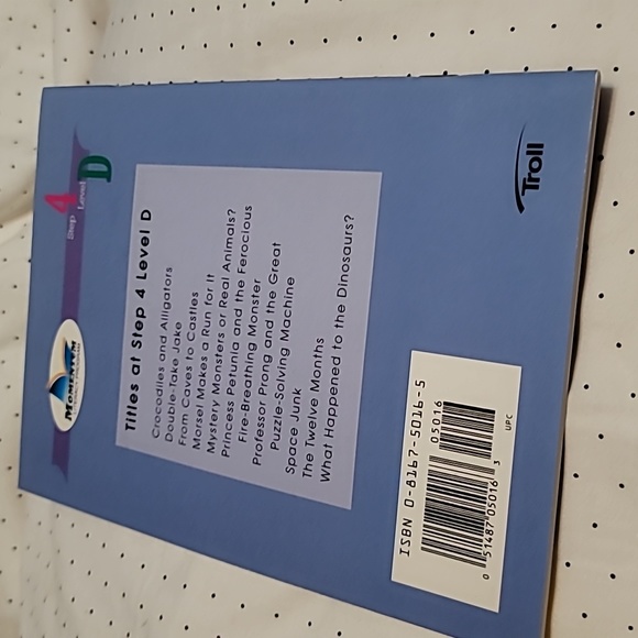 The Twelve Months Educational Reader Booklet Edition - Picture 2 of 4